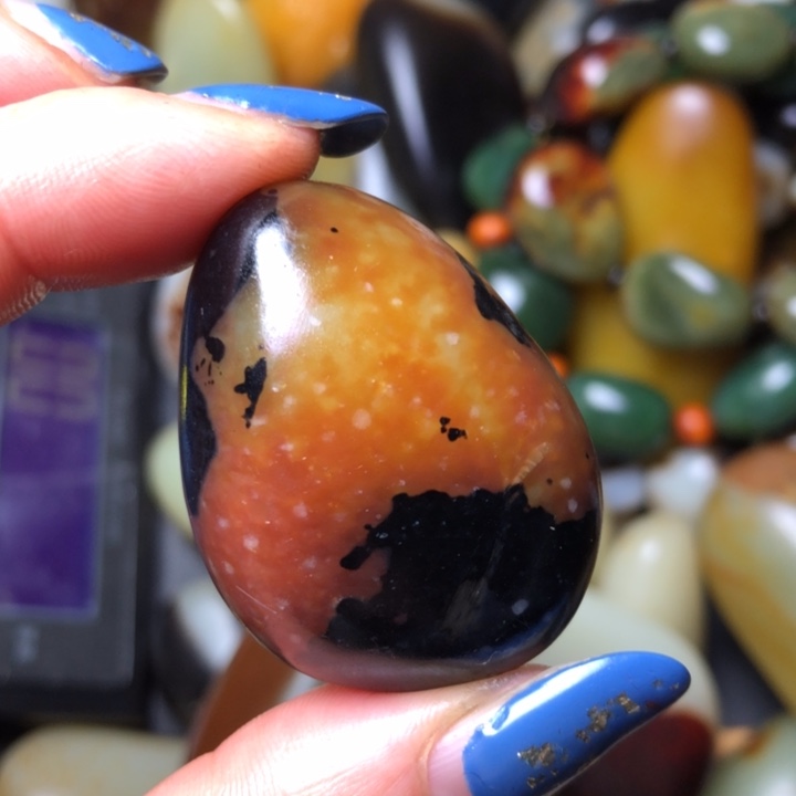 和田玉未镶嵌珠宝奇石