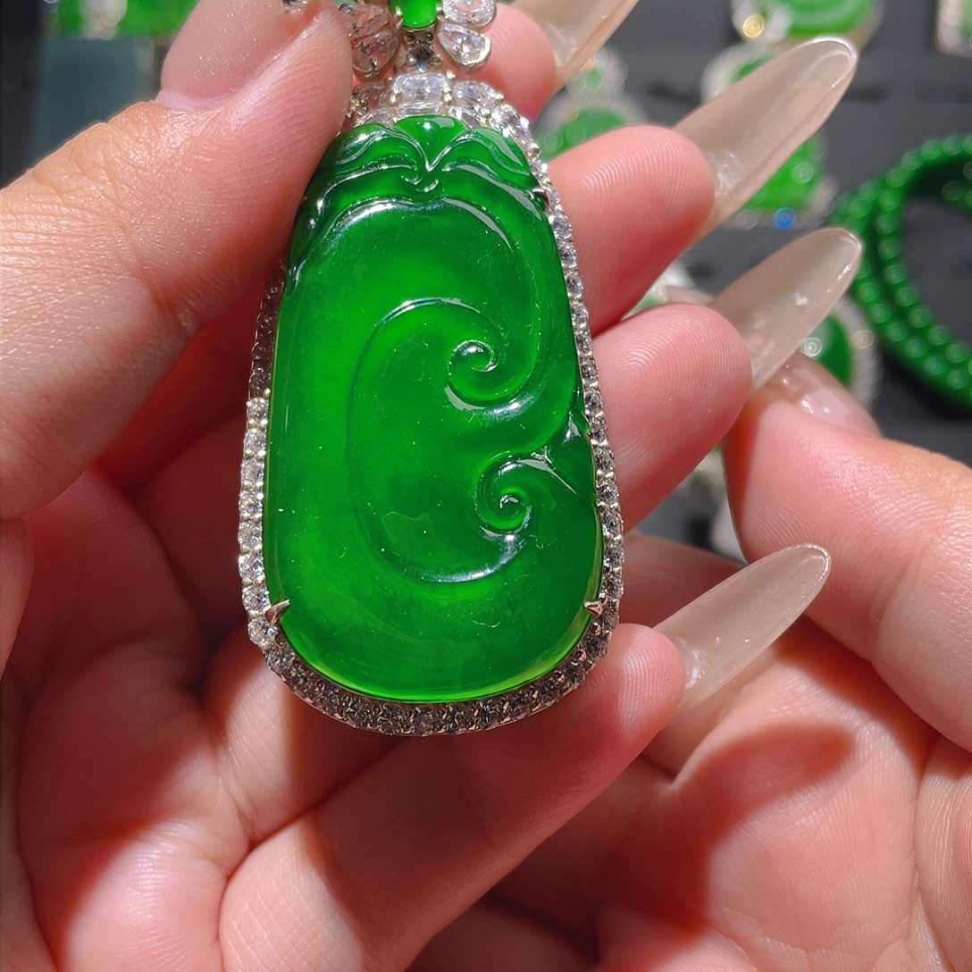 翡翠颈饰银S925镶嵌如意