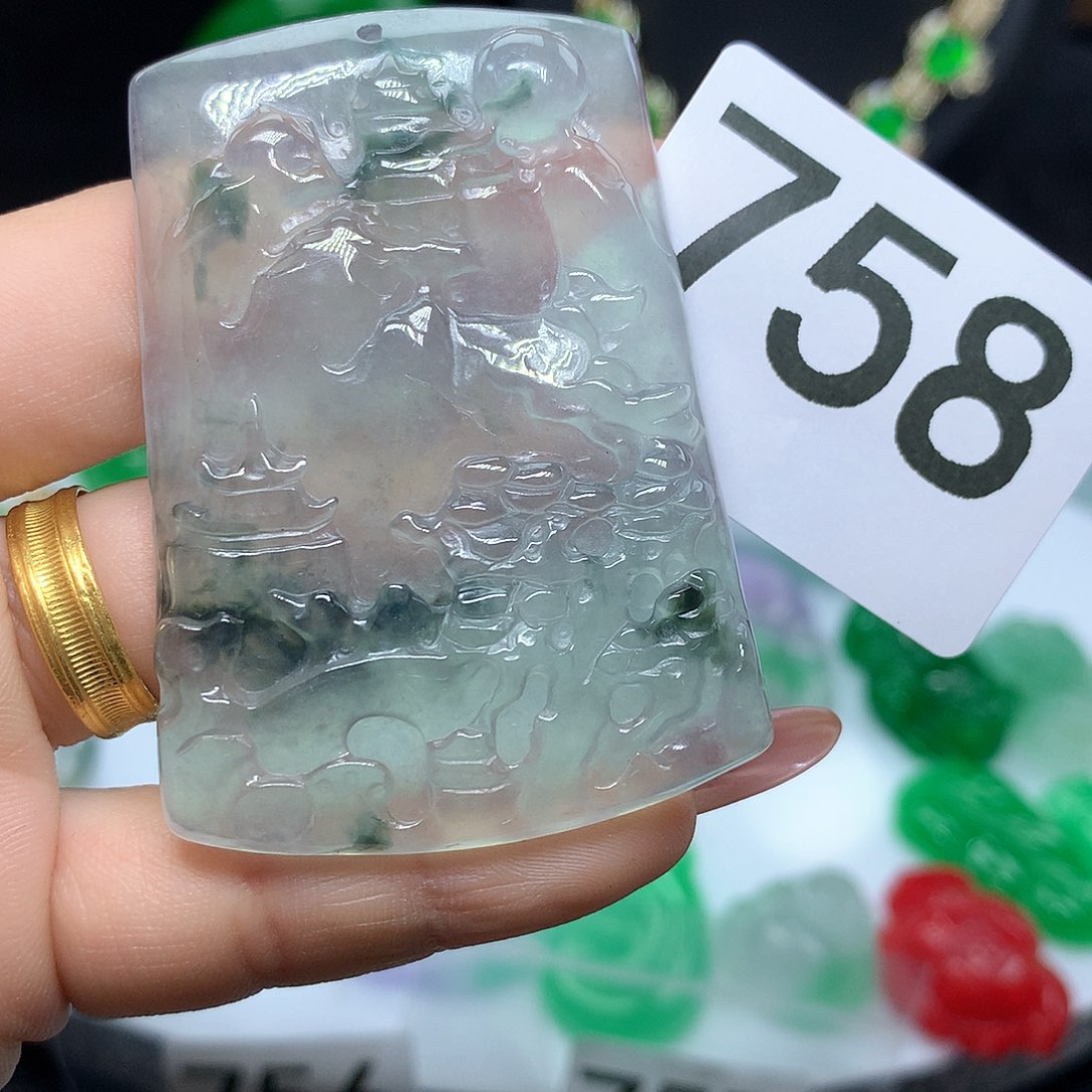 翡翠吊坠(赠链)未镶嵌