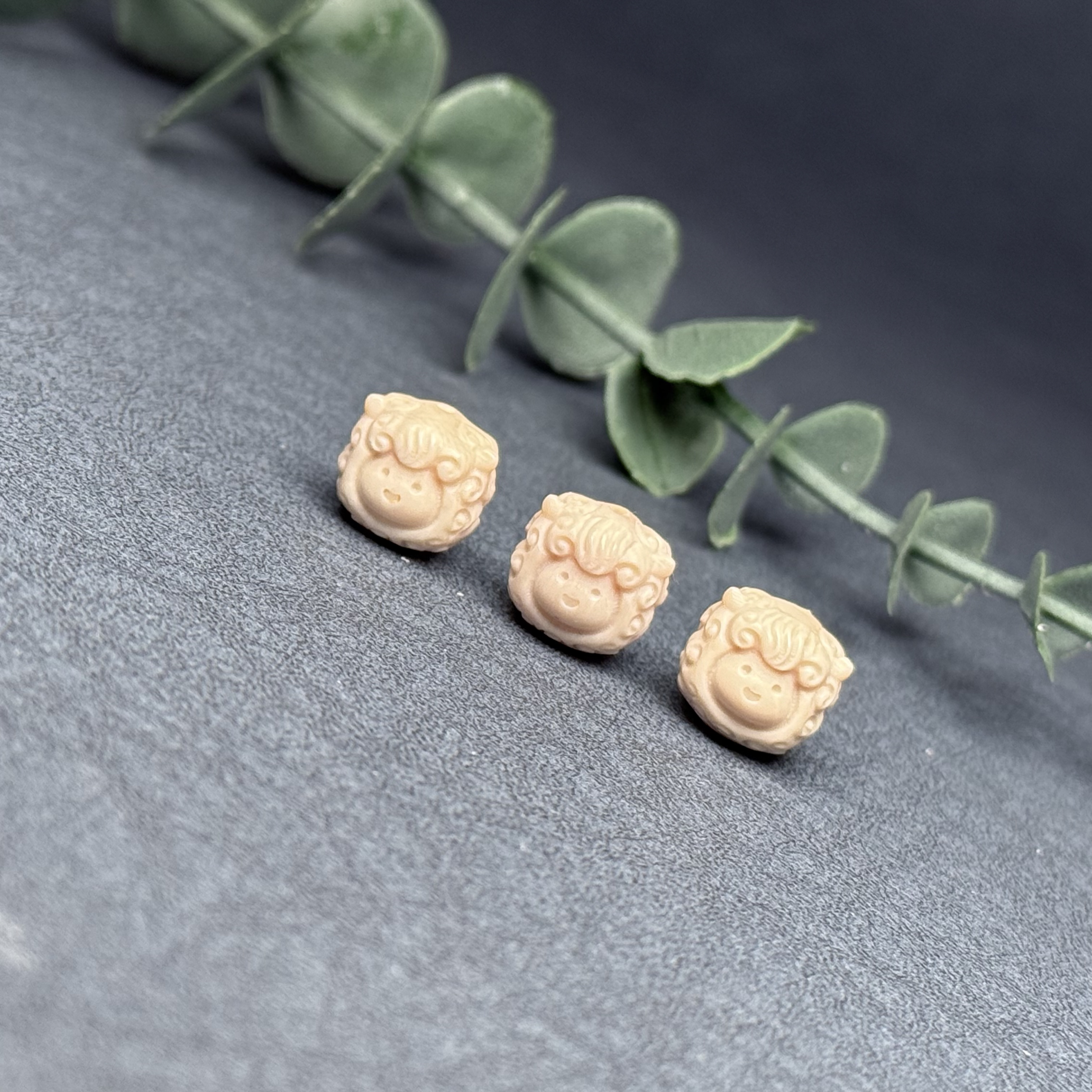 A133天然猛犸牙雕刻喜羊羊配珠 12×11mm支持鉴定假一罚十