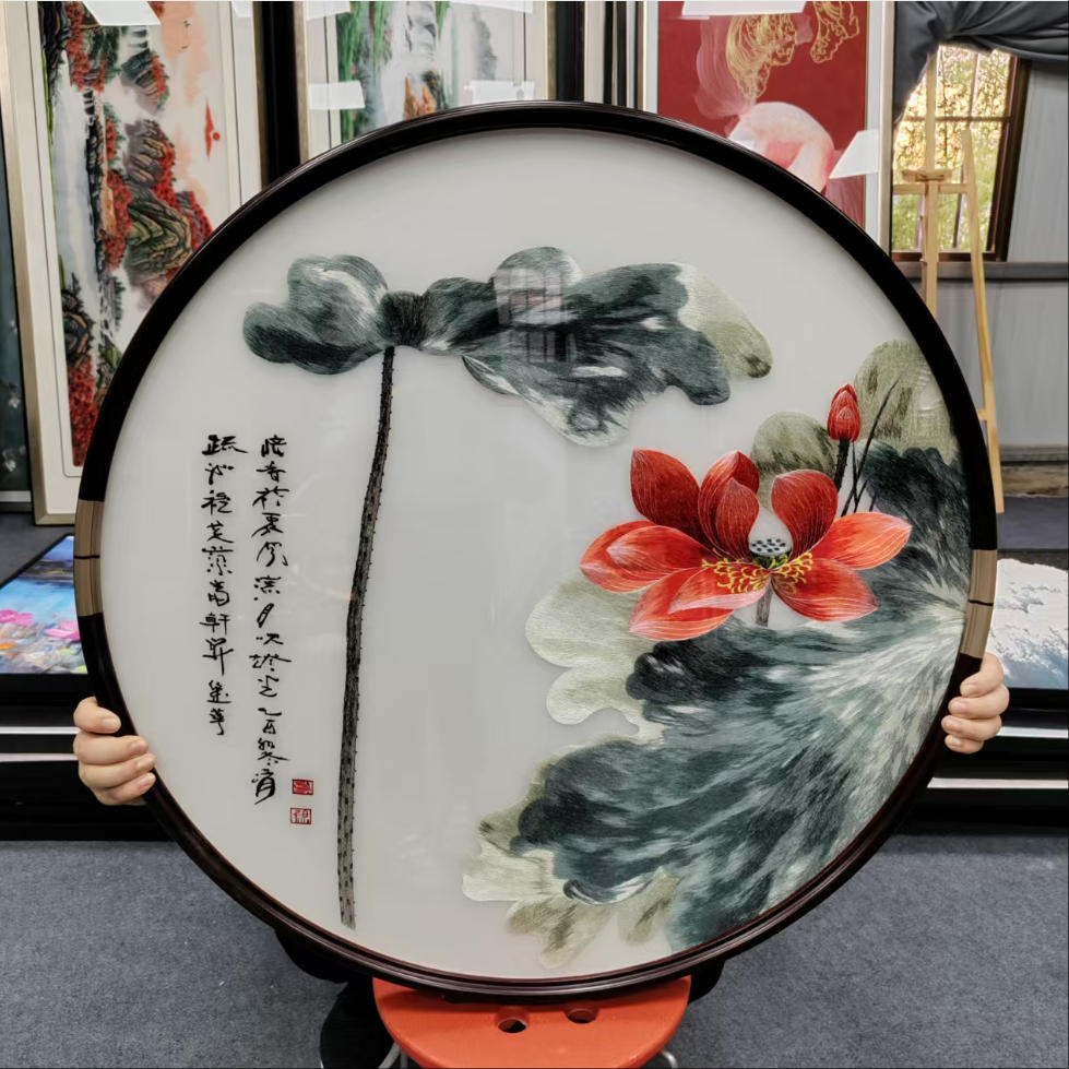 833荷花圆形新中式刺绣装饰画客厅餐厅玄关线条结构寓苏绣80