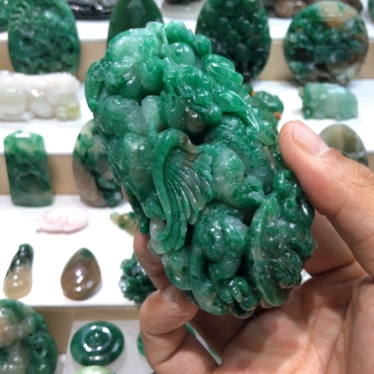独山玉未镶嵌手把件