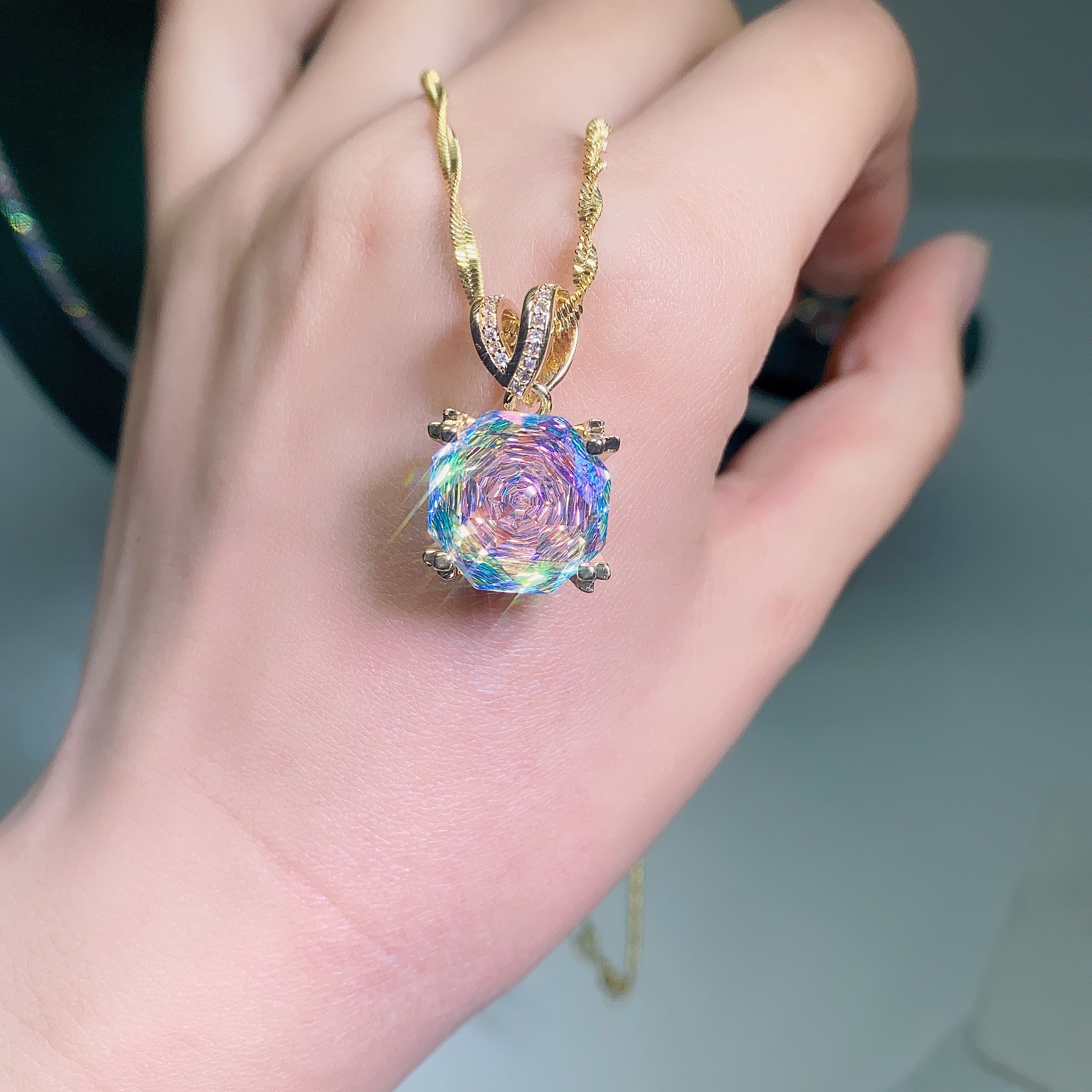 合金合成锆石吊坠 炫彩玫瑰切轻奢时尚