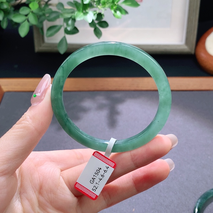 翡翠手镯未镶嵌天然翡翠手镯