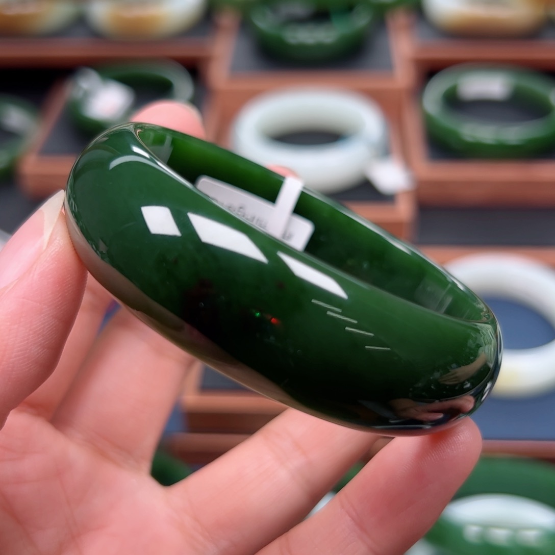 未镶嵌手镯和田玉（碧玉）