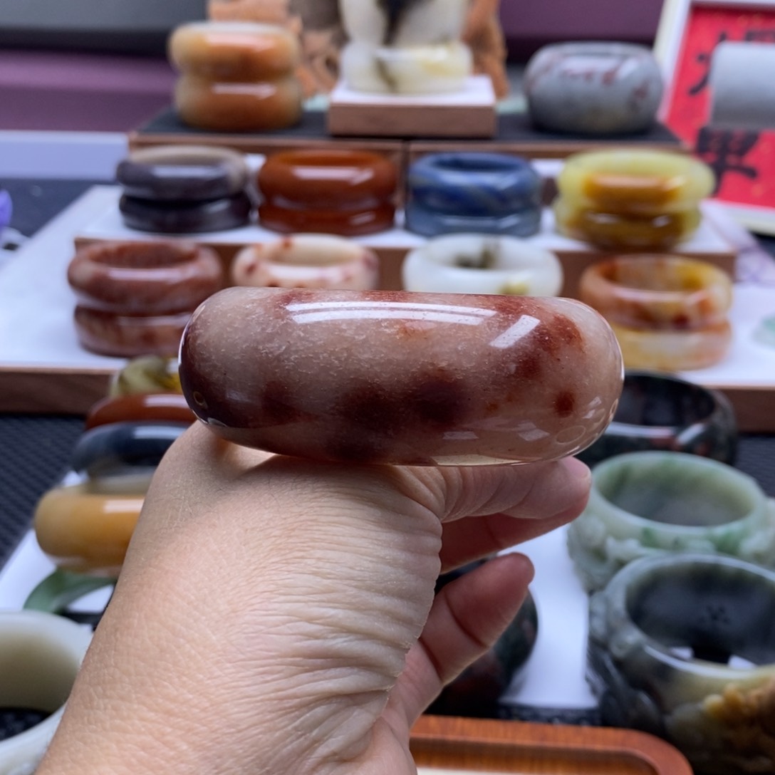 石英质玉手镯未镶嵌李*.