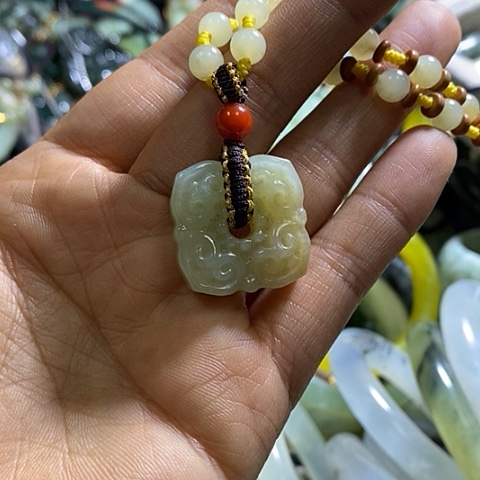 和田玉颈饰未镶嵌