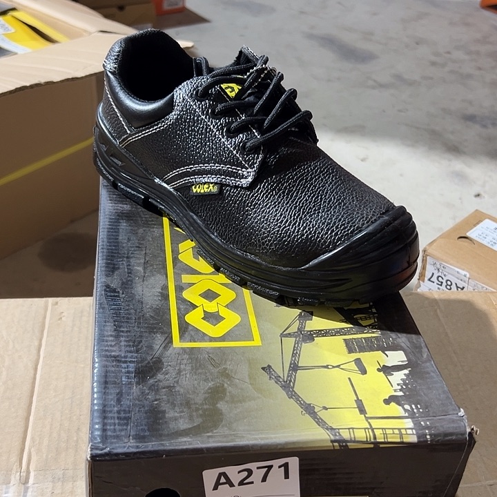 编码271号，39码防砸防刺劳保鞋