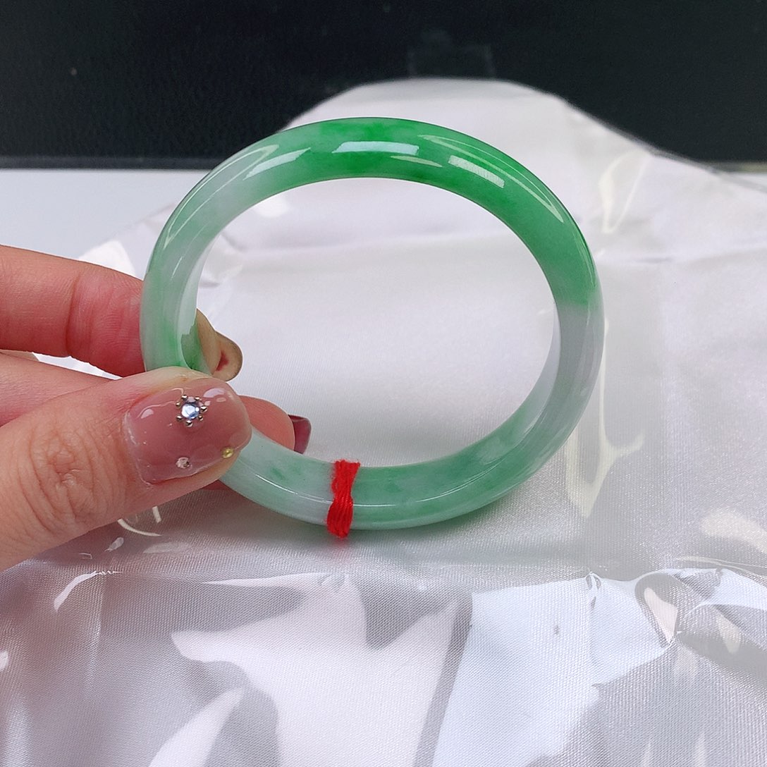 翡翠手镯未镶嵌鱼*天然翡翠A货406