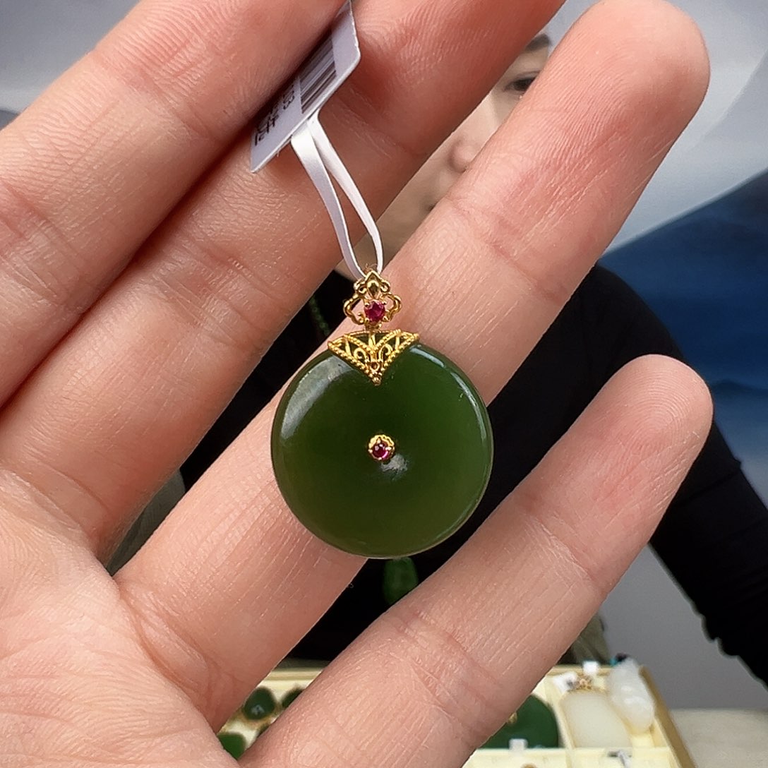 和田玉（碧玉）18K金镶嵌颈饰