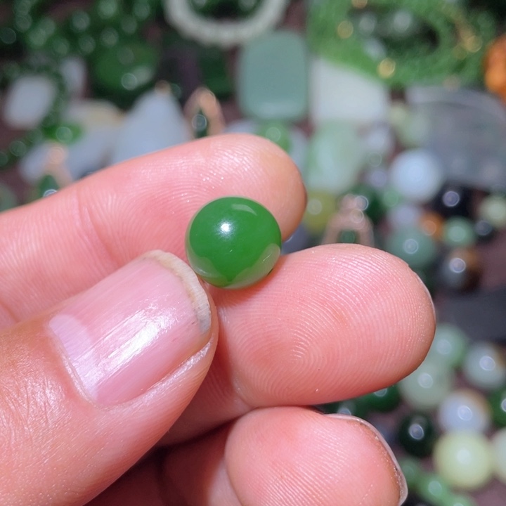 和田玉单珠卡12m未镶嵌青****a