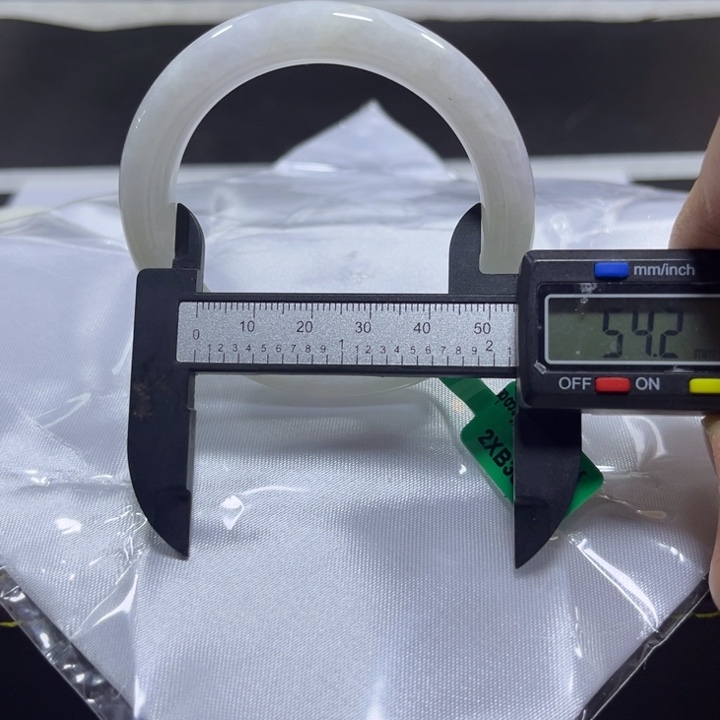 翡翠手镯未镶嵌天然A货翡翠缅料手镯多样性发货团购发一件