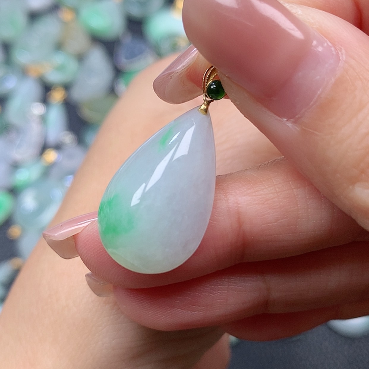 【闪购商品】翡翠吊坠(赠链)18K金镶嵌