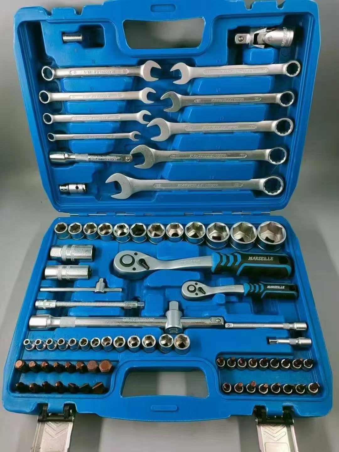 82件汽车维修工具组