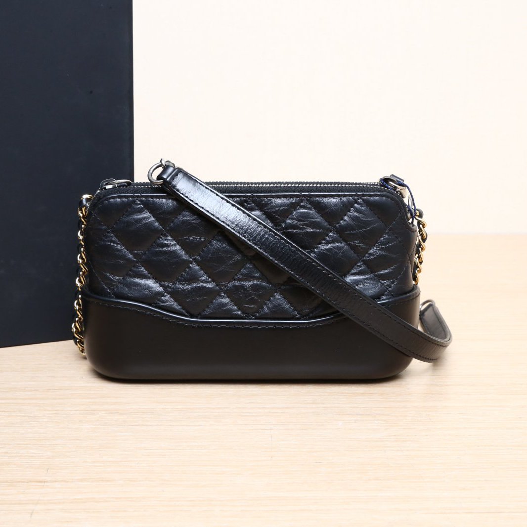 95新 Chanel/香奈儿 小花双双 流浪包WOC 拉链版 黑色 皮革C 26开