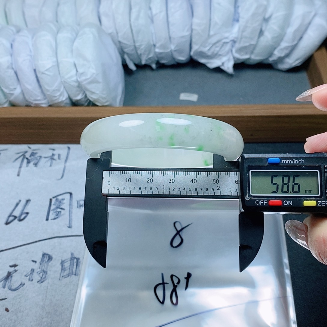 非金属时尚手镯飘花