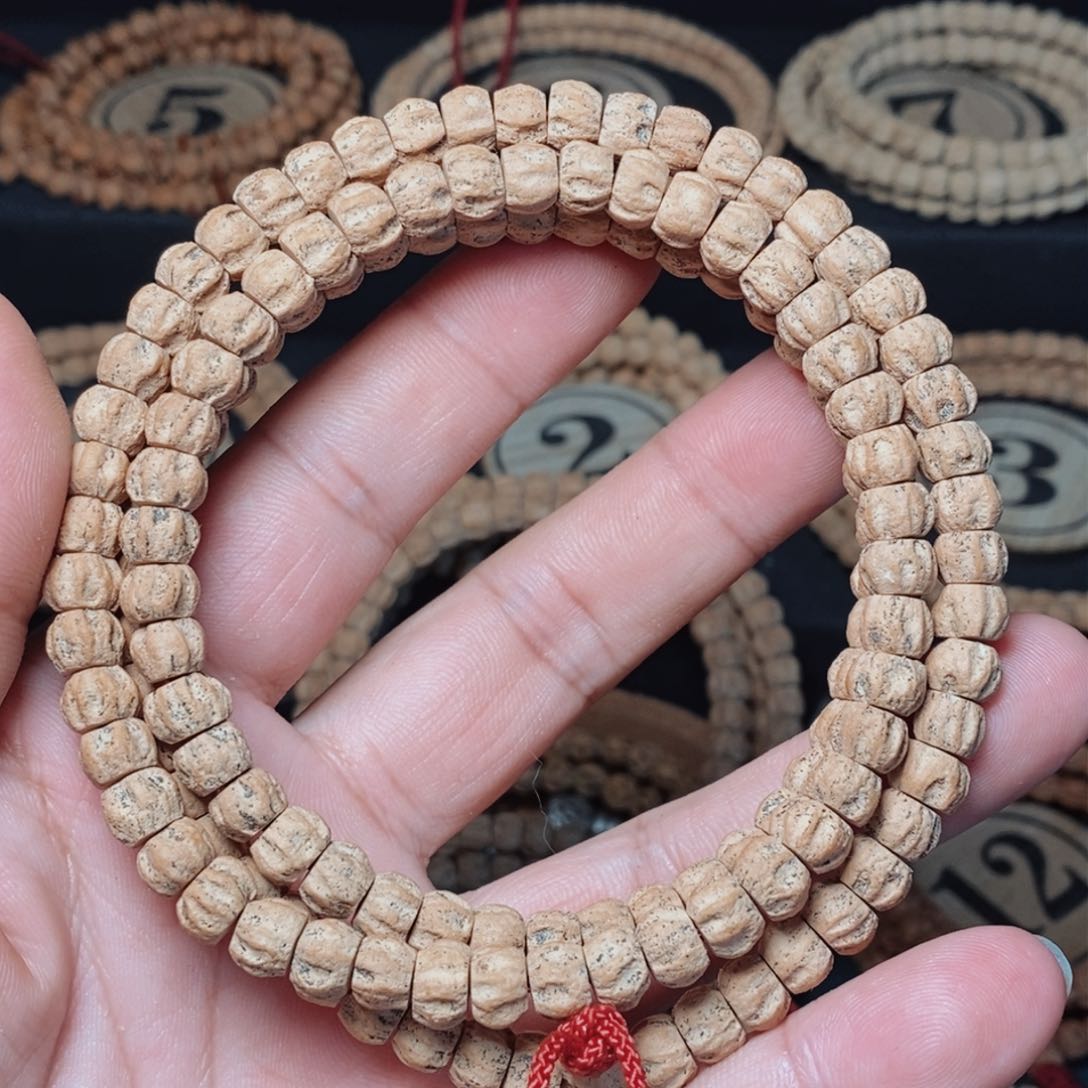 柏香籽/百香籽手串四*