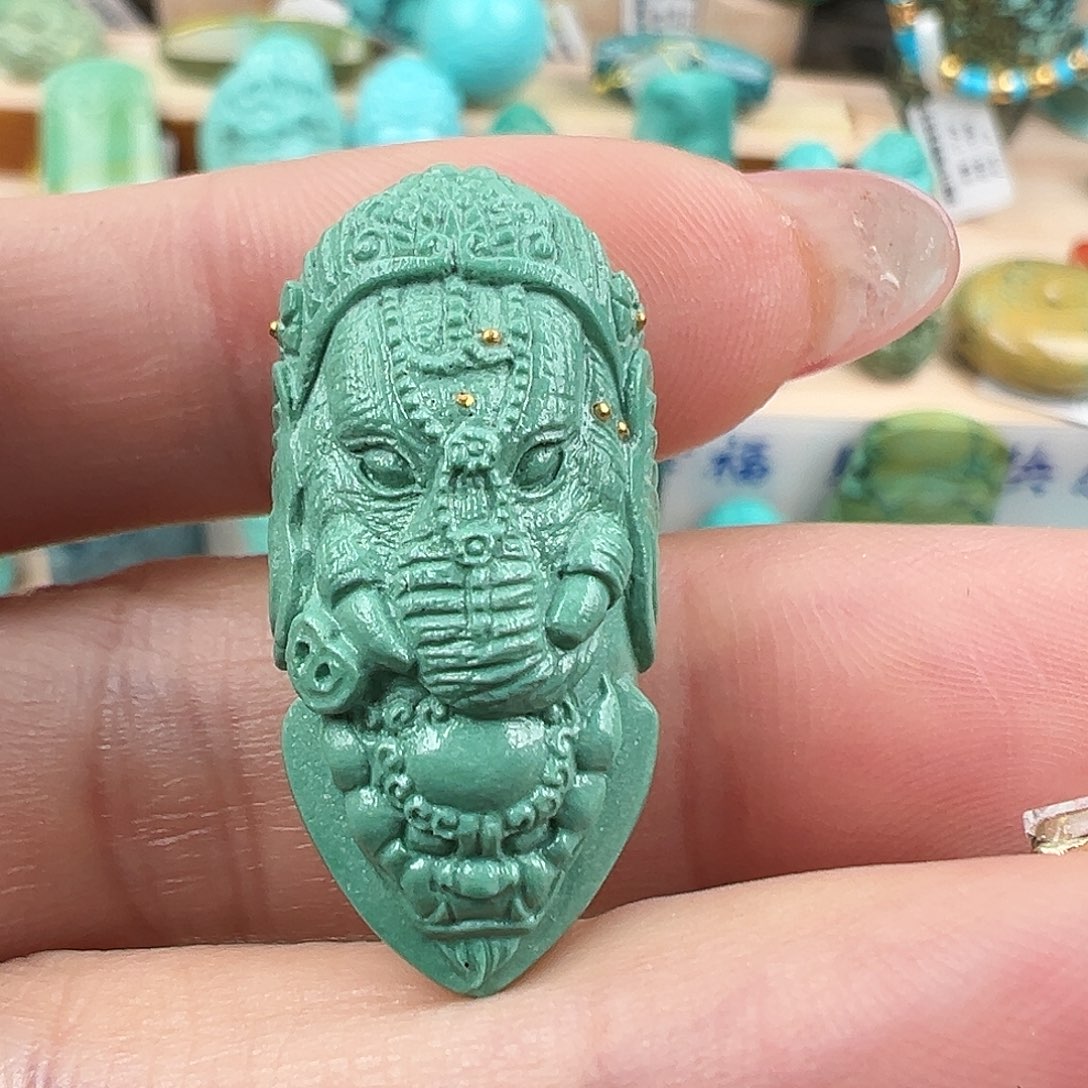 绿松石配饰未镶嵌