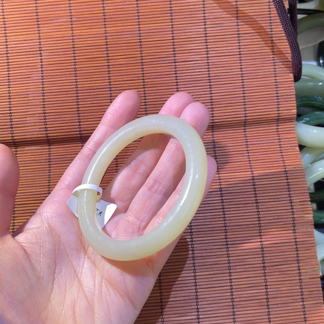 和田玉其它未镶嵌梅*木