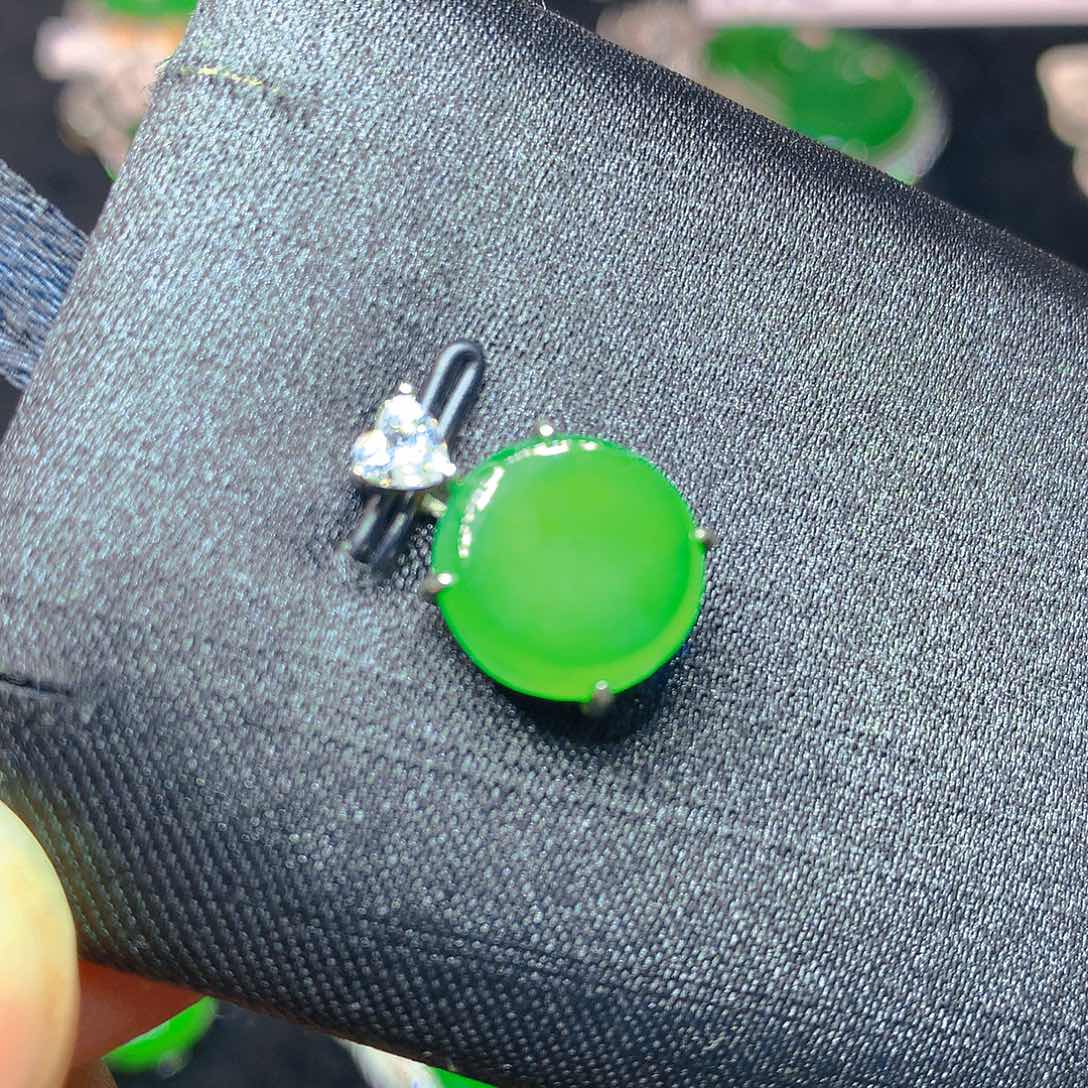 颈饰银S925镶嵌翡翠