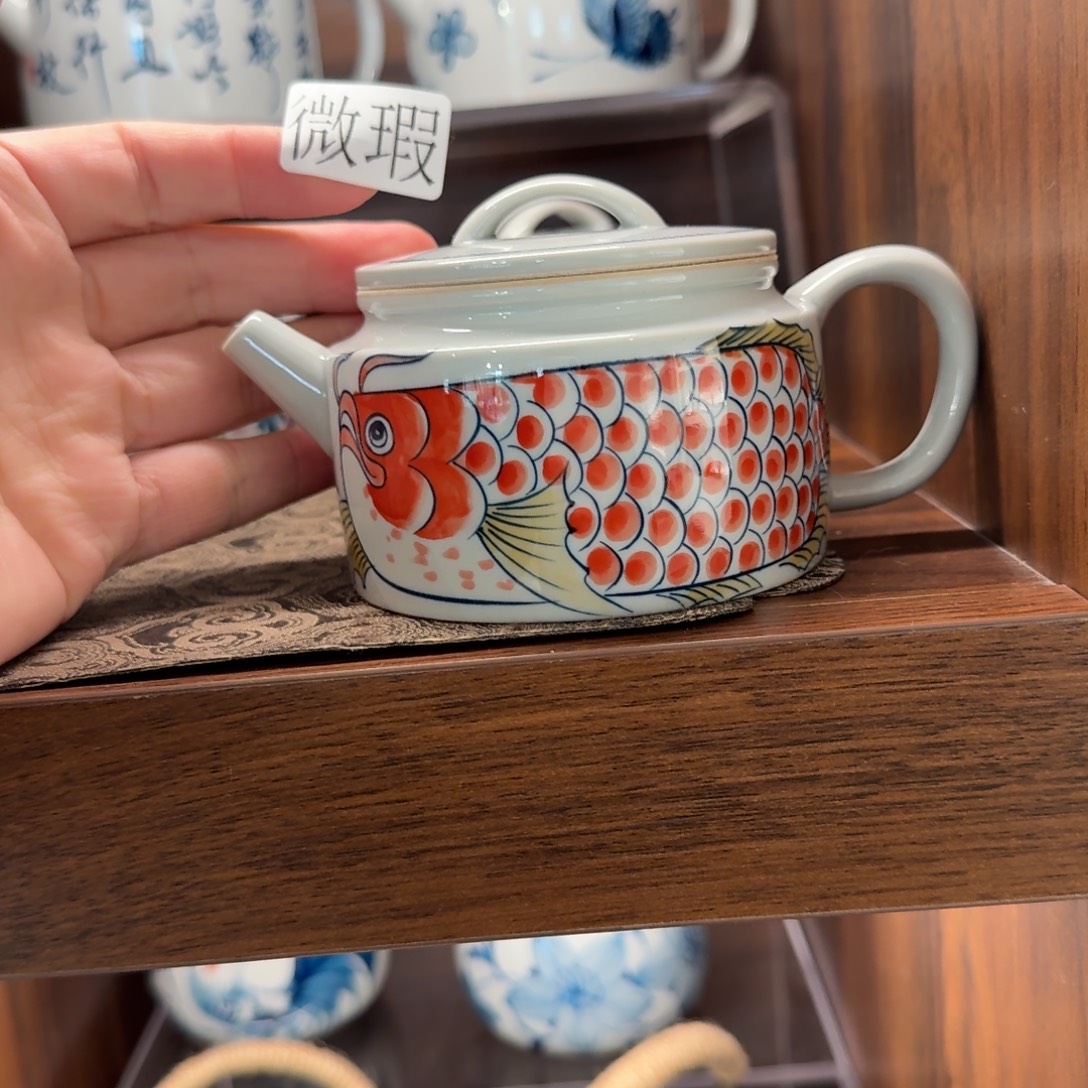 釉下手绘茶具微瑕