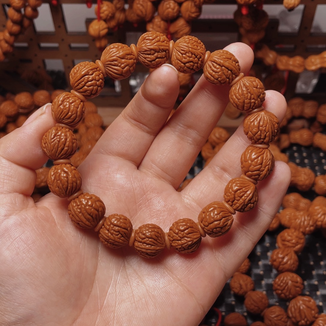 木质类龙纹桃枭手串