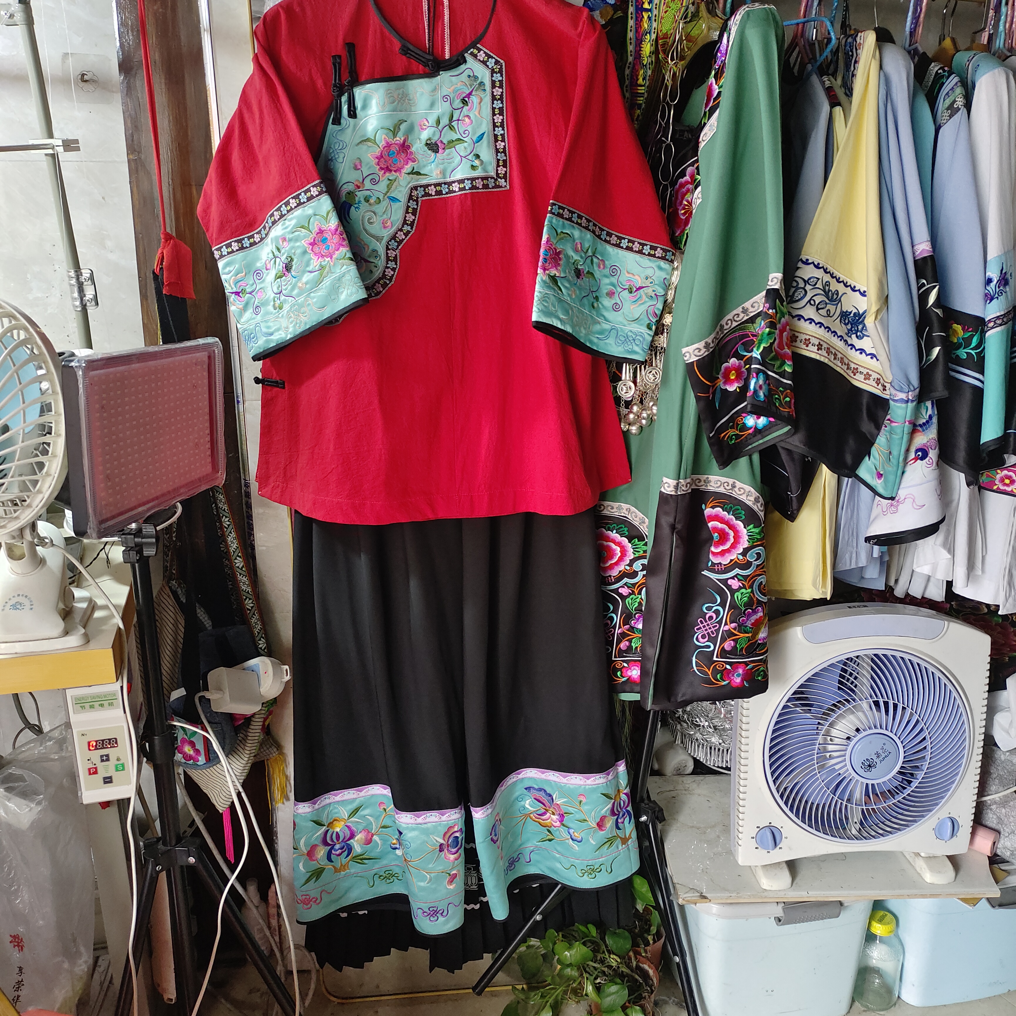 新衣裳民族服装刺绣经典连袖上衣+直筒裤