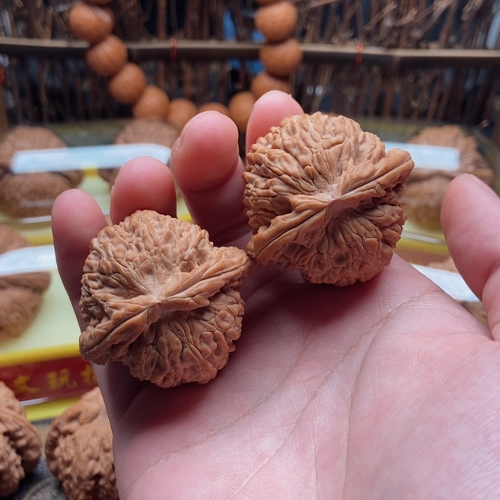 桃核把件白狮子40全品白茬