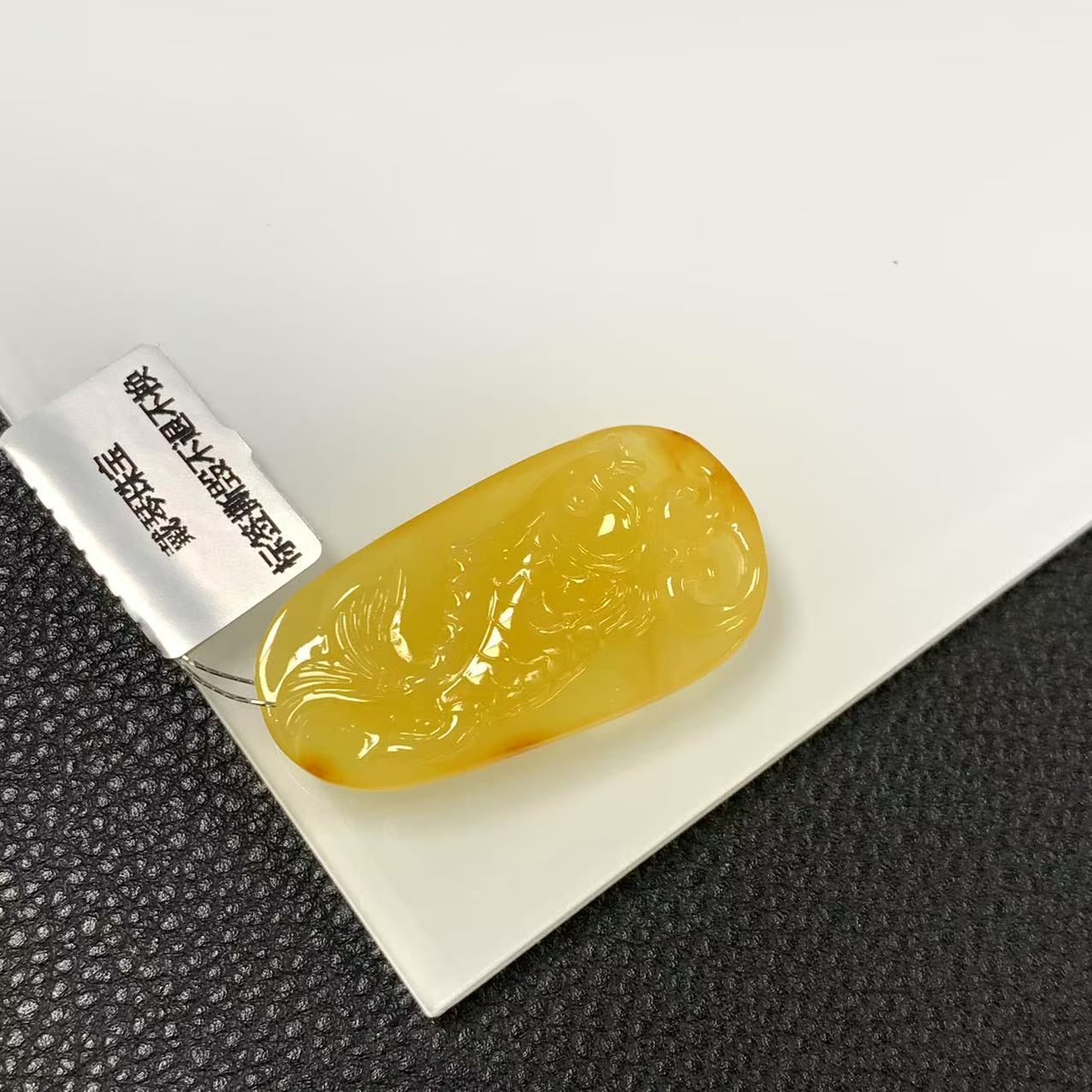 「戴琴珠宝」AA318-蜜蜡雕刻件吊坠（多样性发其一）