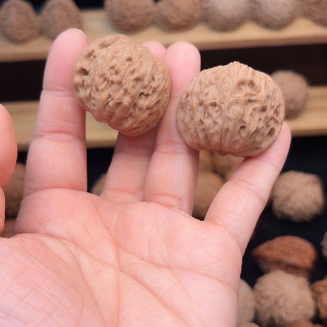 嗨***！吊坠桃核磨盘，全品