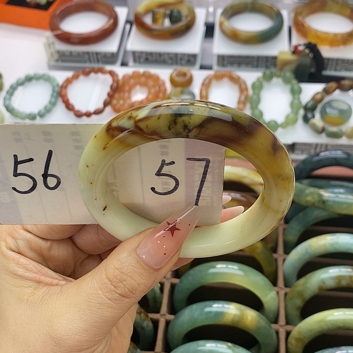蛇纹石玉手镯合金
