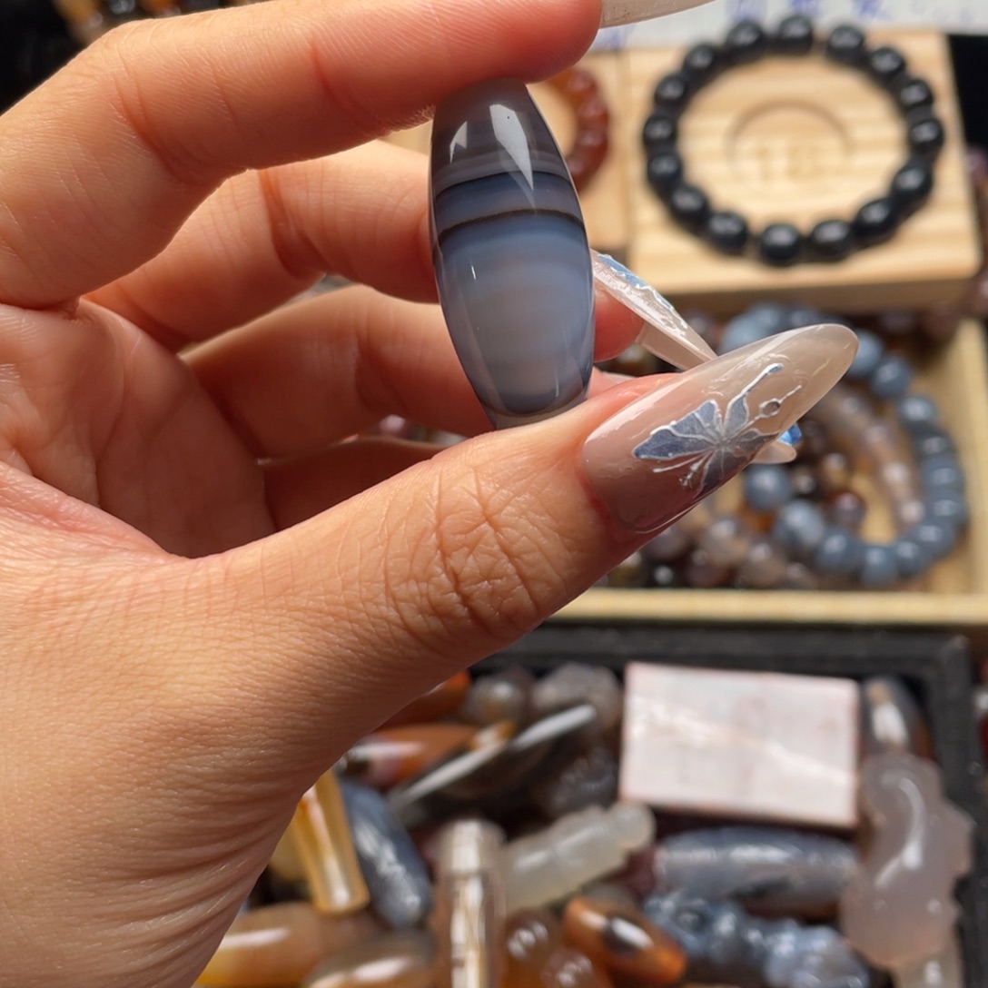 玛瑙/玉髓未镶嵌珠宝奇石