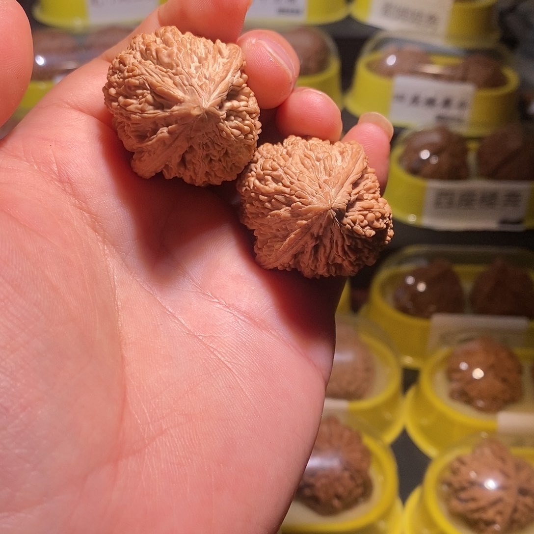 文玩核桃吊坠塔尖35