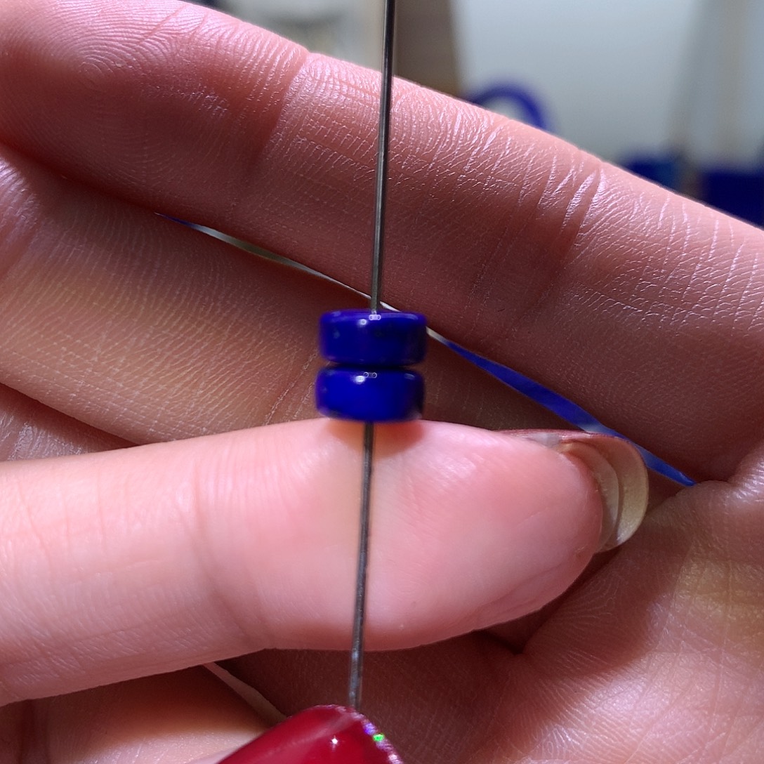 苏***周青金石未镶嵌天然原矿单隔片7m