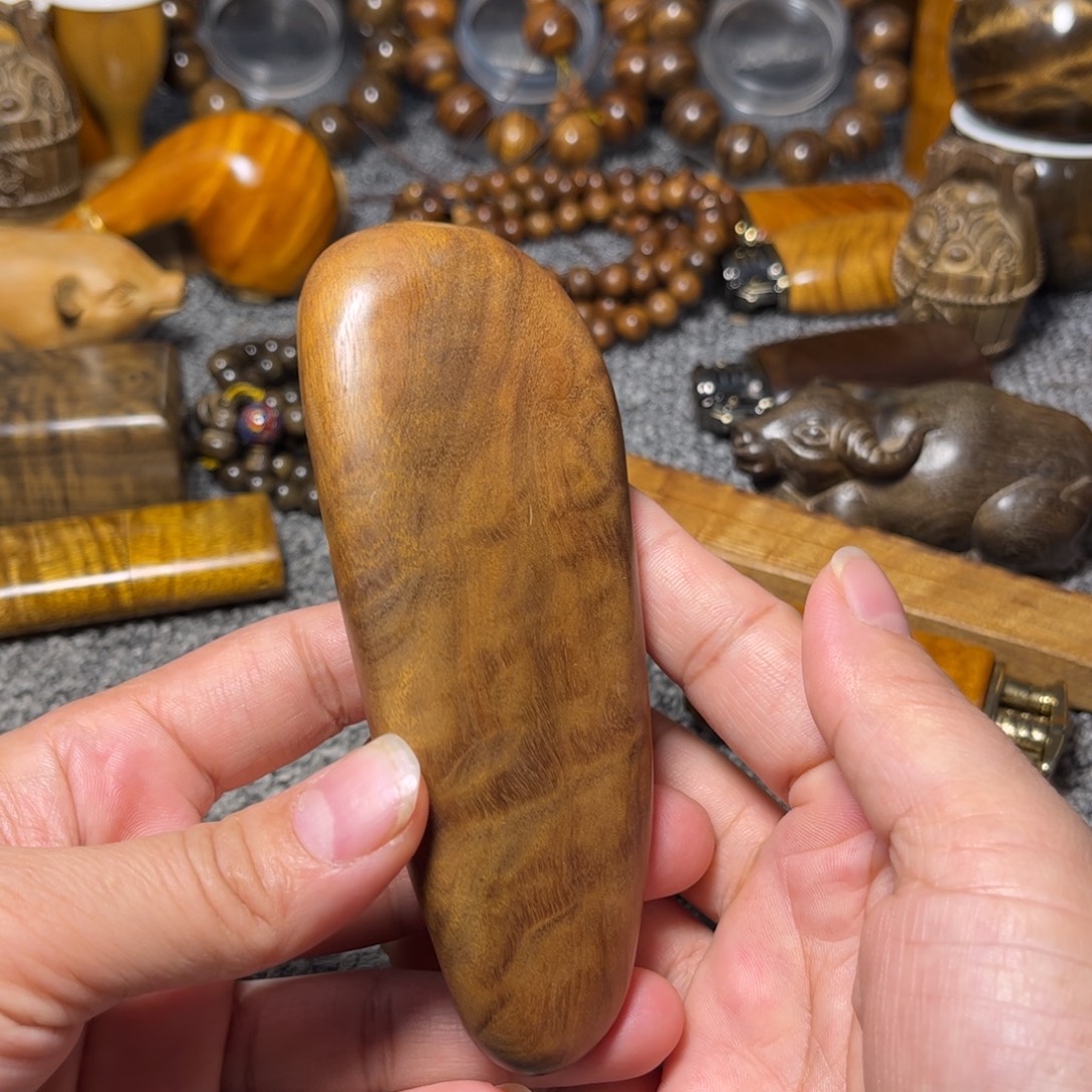 金丝楠随行手把玩