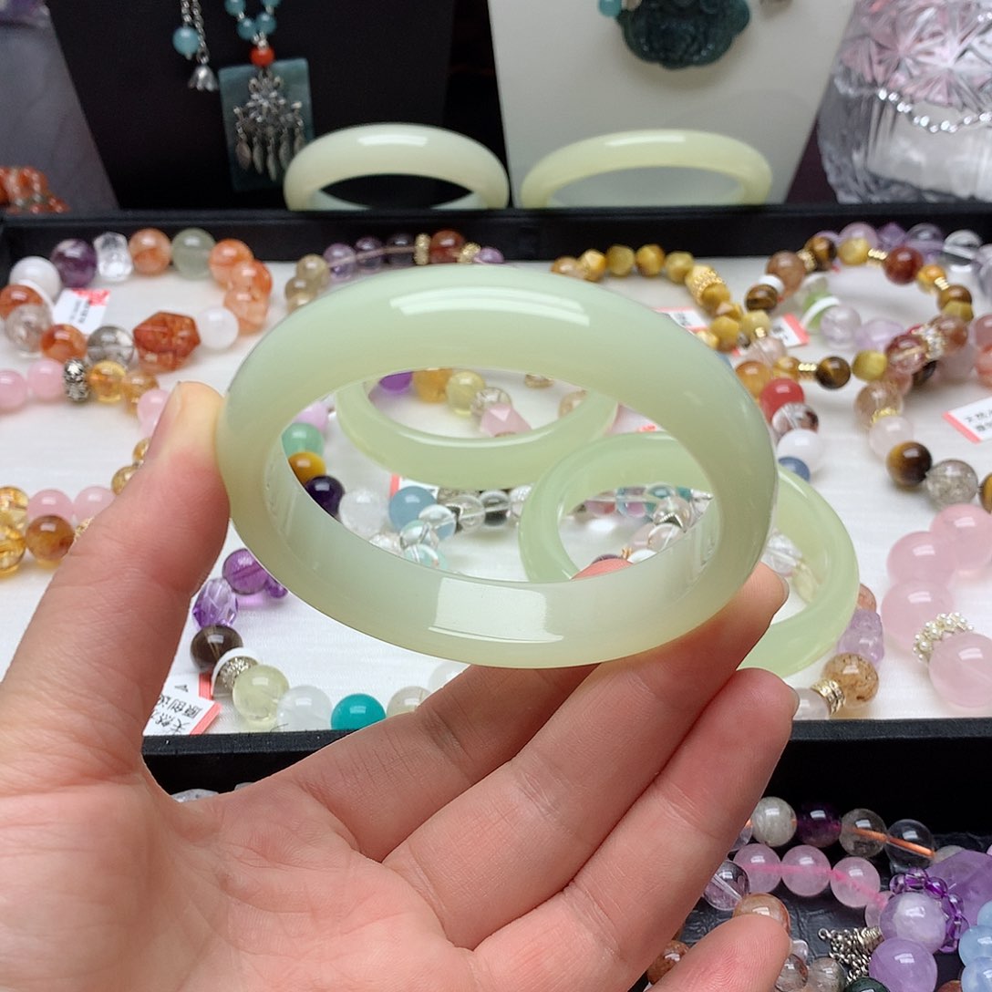 玛瑙/玉髓手镯未镶嵌63-64