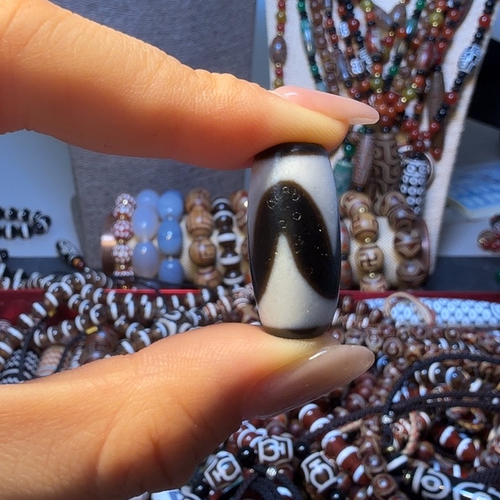 乐****玛瑙/玉髓未镶嵌颈饰