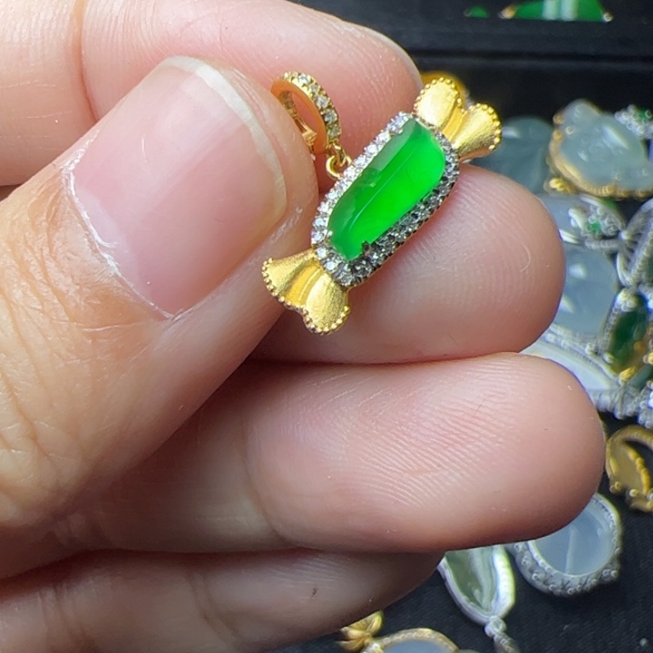 翡翠18K金镶嵌吊坠(不含链)