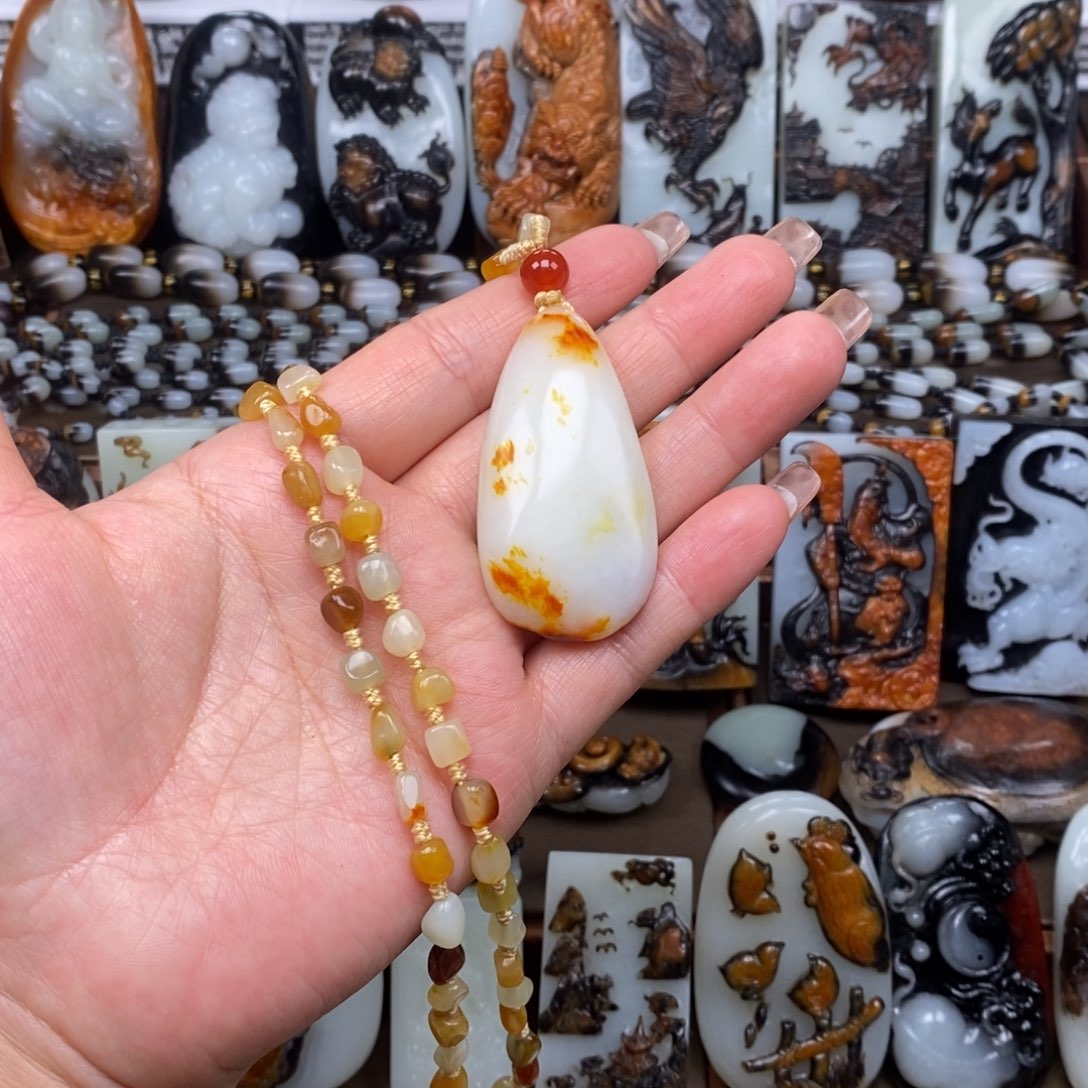 颈饰未镶嵌和田玉