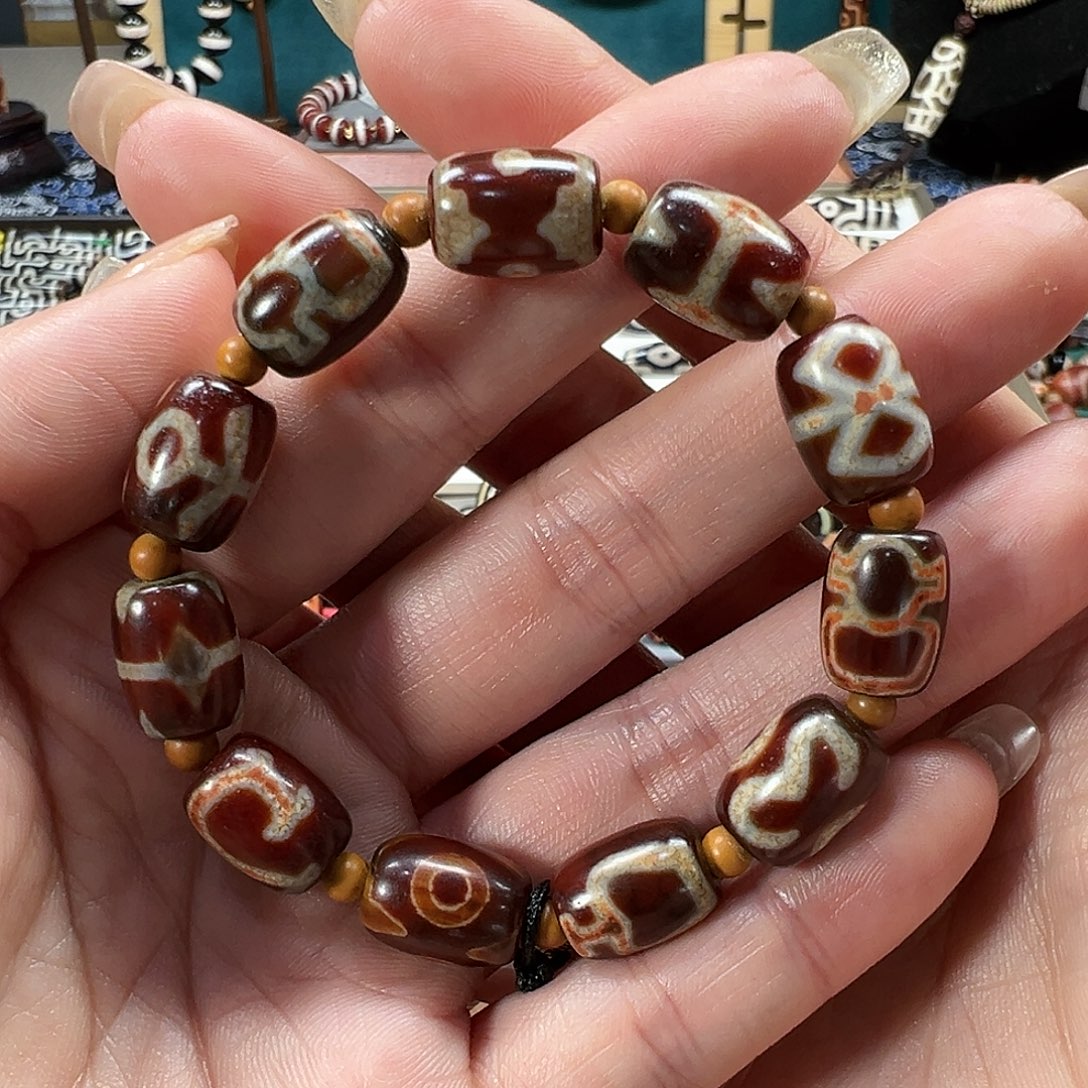 玛瑙/玉髓未镶嵌珠宝半成品老矿料多宝手串