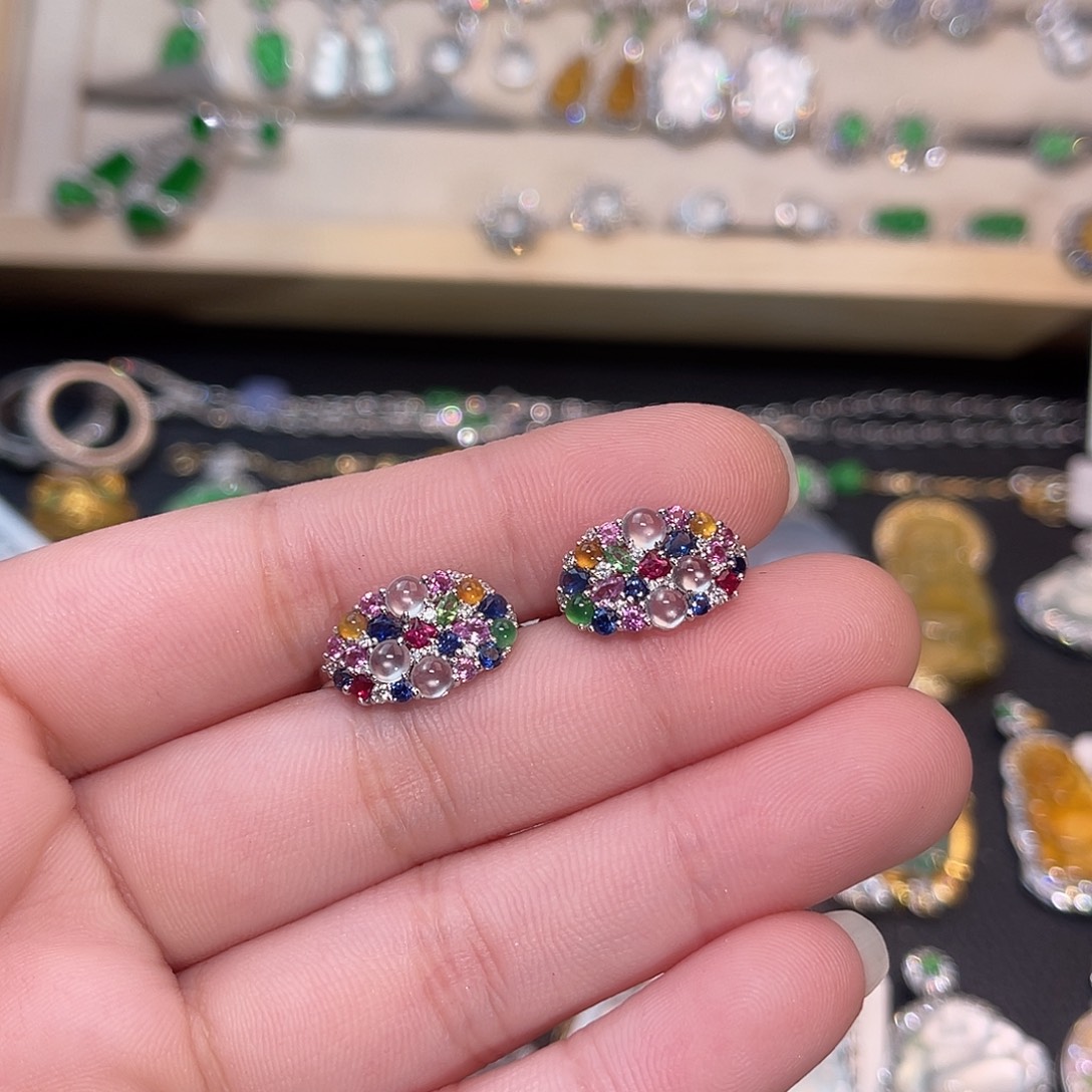 翡翠18K金镶嵌耳饰蛋面