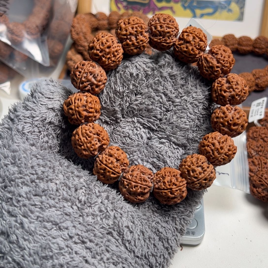 阿***修金刚菩提手串蜂窝双龙