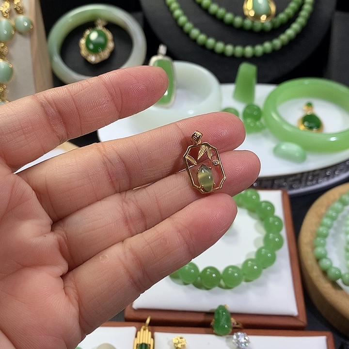 颈饰银S925镶嵌和田玉（碧玉）