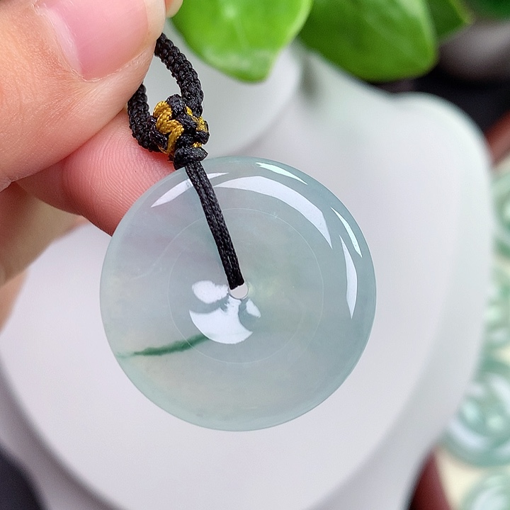 翡翠未镶嵌颈饰平安扣28x4.7mm