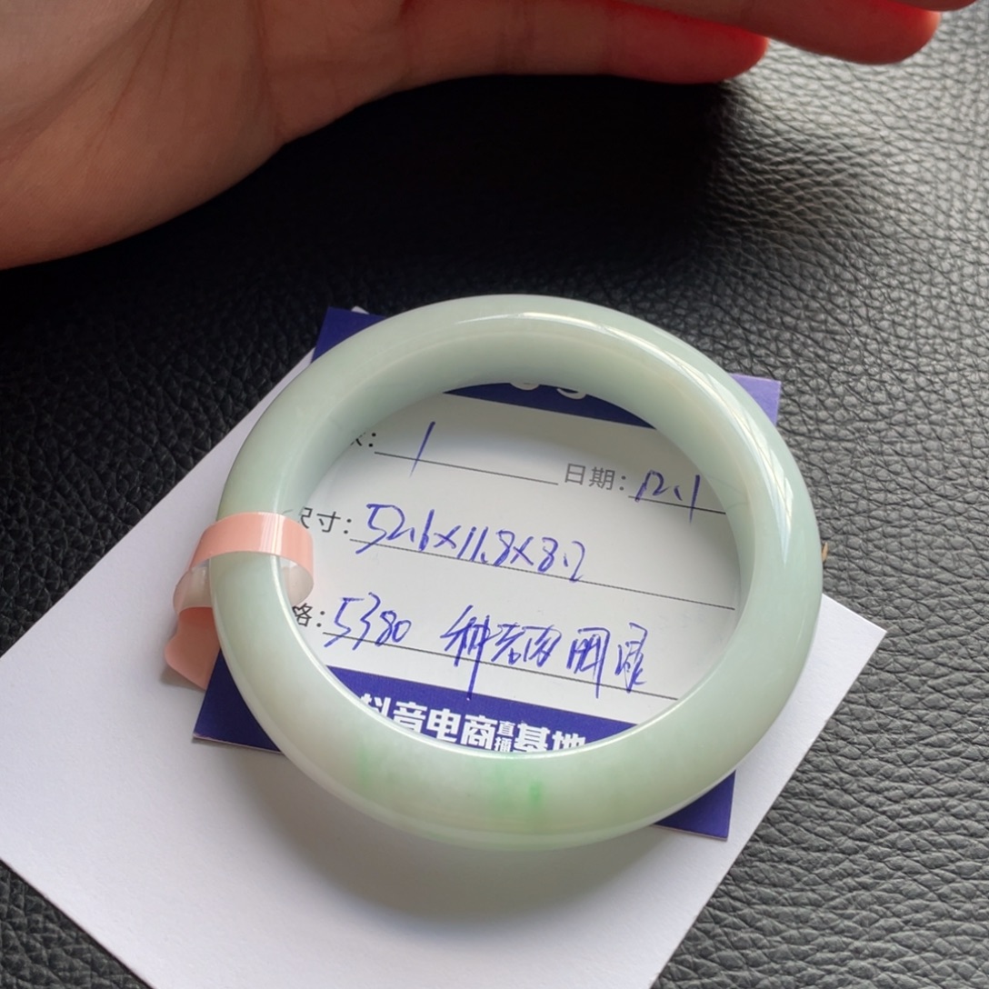 翡翠未镶嵌手镯十七推荐1