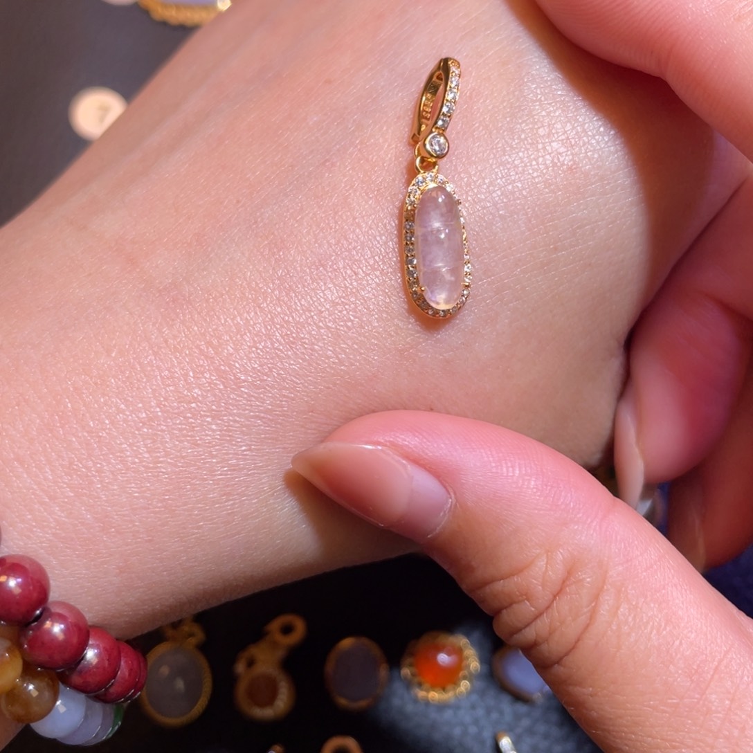 樱***.翡翠银S925镶嵌颈饰