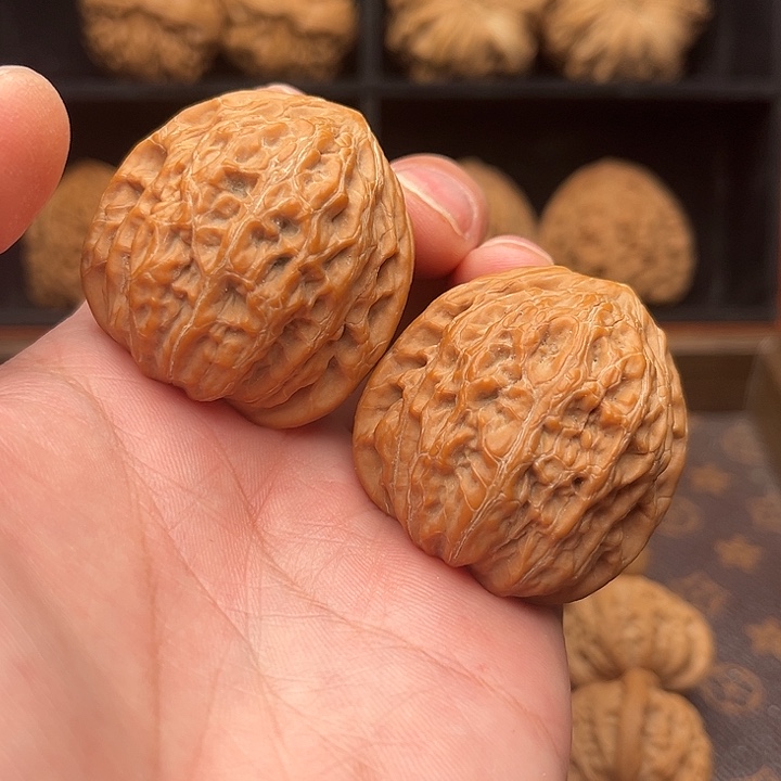 文玩核桃吊坠铁锤