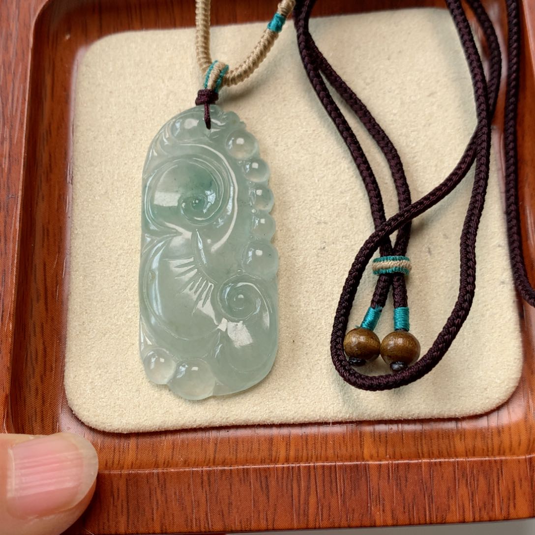 翡翠颈饰未镶嵌了****天如