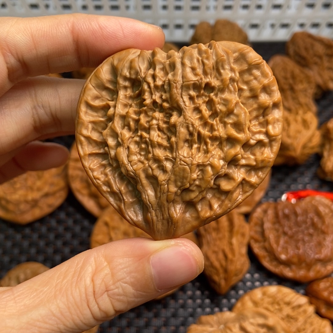 吊坠文玩核桃桃心扁歪瓜裂枣无瑕