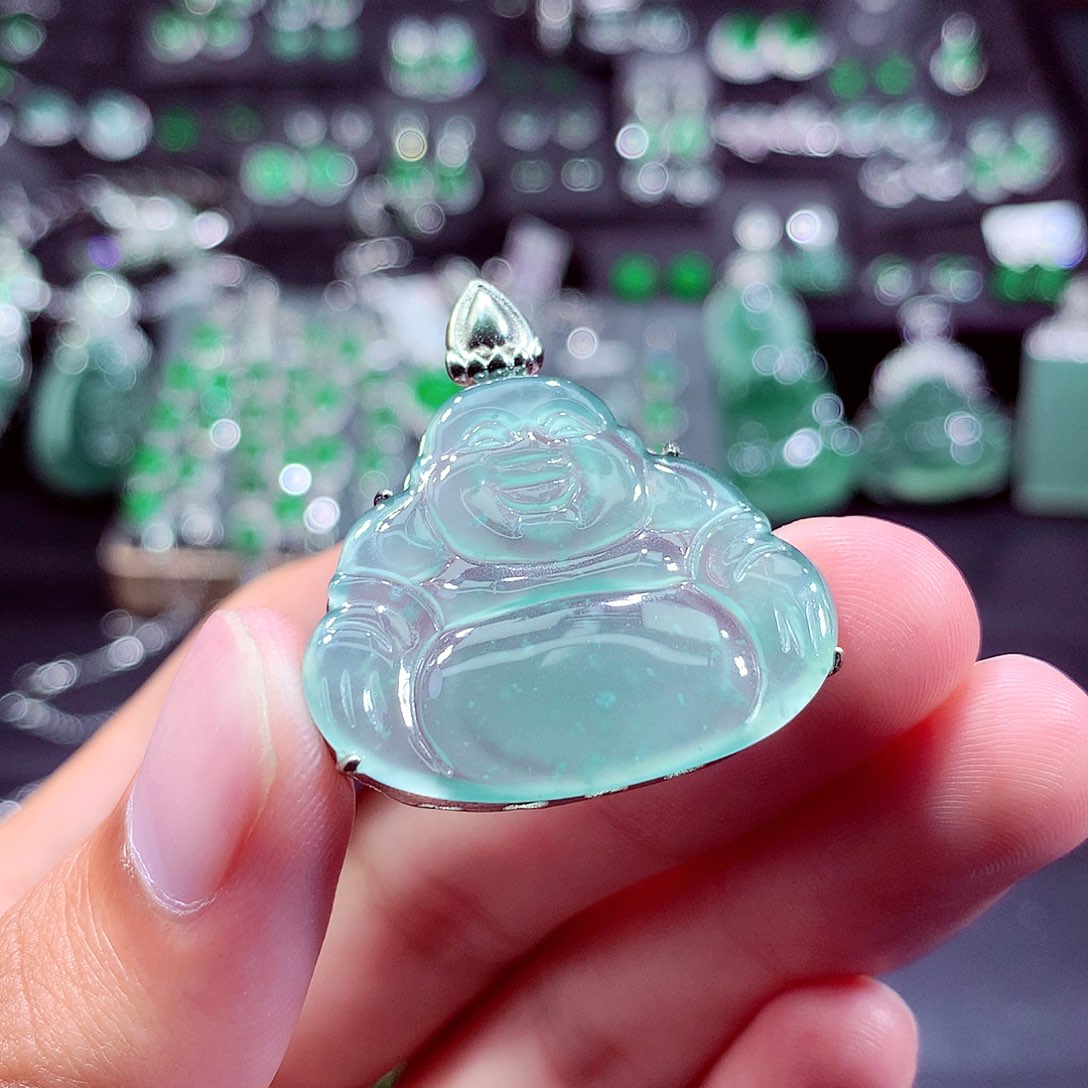 翡翠未镶嵌颈饰挂件
